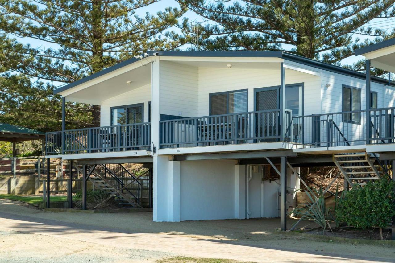 Tuross Beach Cabins & Campsites ทูรอสเฮดส์ ภายนอก รูปภาพ